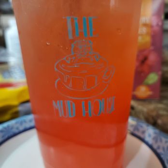 The Mud House - Peach Pomegranate Lemonade - Coffee & Tea Near Me - Porterville, California