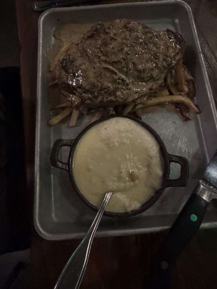 Social spots from Lou's Full-Serv