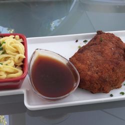 Zum Stadtbräu Waghäusel - Selbstgemachtes Cordonbleu mit Pomnes.