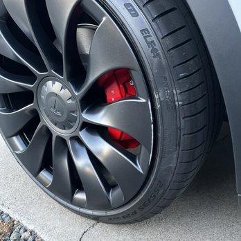 Onsite Wheels - Before (front driver's side) - Wheel & Rim Repair Near Me - Westminster, California Onsite Wheels - Before (front driver's side) - Wheel & Rim Repair Near Me - Westminster, California