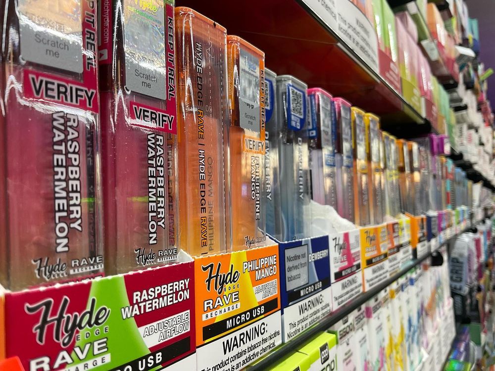 CEDAR TOBACCO VAPE & HOOKAH Updated June 2024 15 Photos 205 Cedar