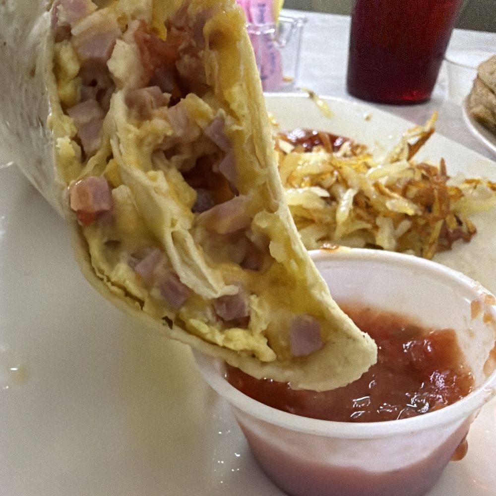 I-44 Hoods Motel - Breakfast ham burrito HUGE - Hotels Near Me - Bois D Arc, Missouri