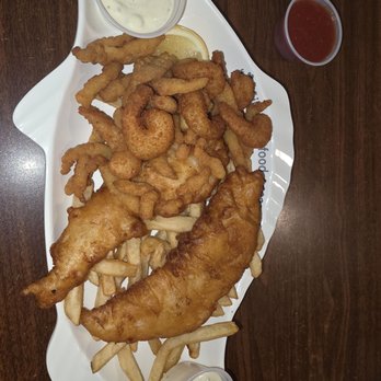 Mike's Seafood - Seafood platter: 2 pieces of cod, shrimp, clamp strips and fries. Tasted great. - Seafood Near Me - Ocean Shores, Washington Mike's Seafood - Seafood platter: 2 pieces of cod, shrimp, clamp strips and fries. Tasted great. - Seafood Near Me - Ocean Shores, Washington