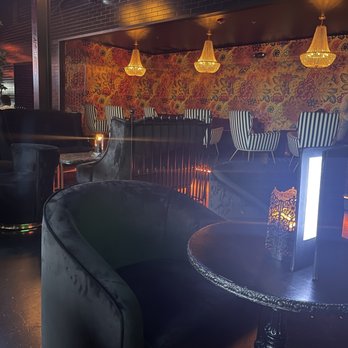 Broken Promises - Inside - Cocktail Bars Near Me - Charlotte, North Carolina