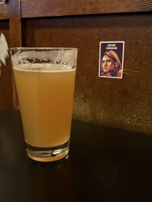 Linda's Tavern by null