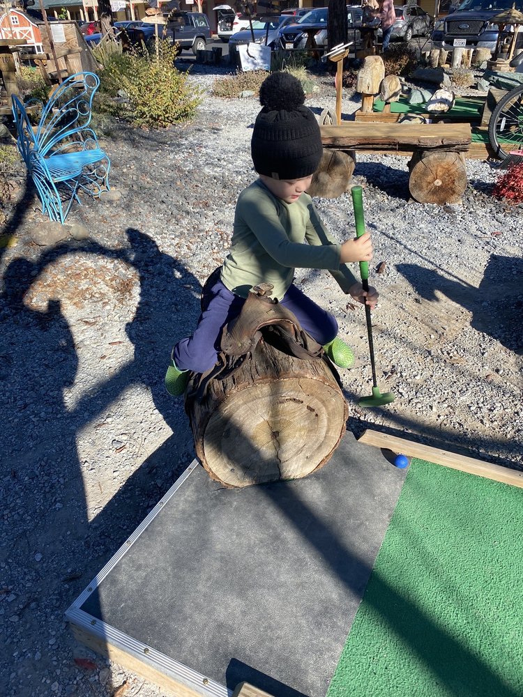 Murphy’s Mini Golf Logo