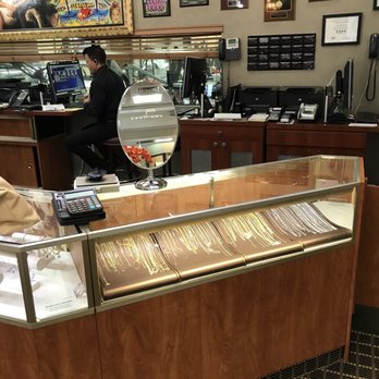 Gold & Diamond Source - Jewelry case of gold chains - Jewelry Near Me - Clearwater, Florida