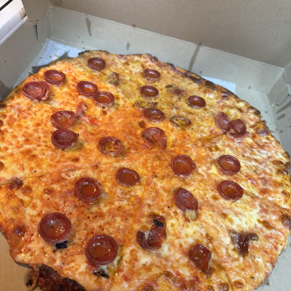 Star Tavern - Pepperoni pie - Pizza Near Me - City Of Orange, New Jersey Star Tavern - Pepperoni pie - Pizza Near Me - City Of Orange, New Jersey
