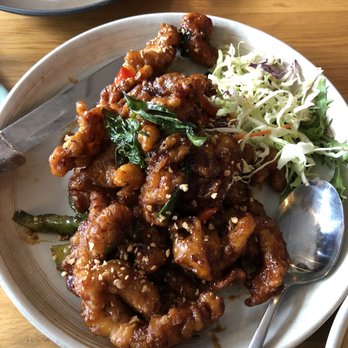 Fern Thai on Main - Crispy garlic chicken ($15.95) - Thai Near Me - Bellevue, Washington