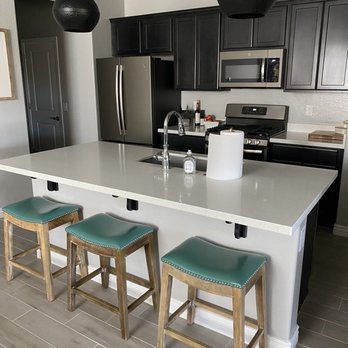 Zebra Home Cleaning - Impeccably cleaned kitchen - Home Cleaning Near Me Zebra Home Cleaning - Impeccably cleaned kitchen - Home Cleaning Near Me