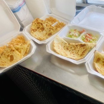Tacos Paraíso - Chicken quesadilla - Food Trucks Near Me - Pittsboro, North Carolina Tacos Paraíso - Chicken quesadilla - Food Trucks Near Me - Pittsboro, North Carolina
