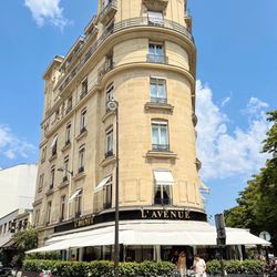 L'Avenue - Outside