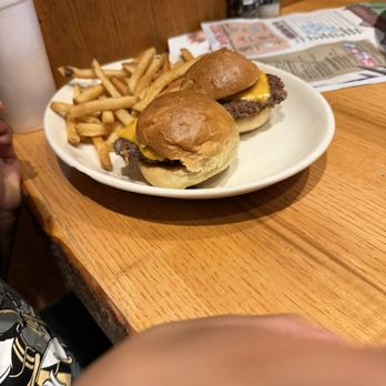 Twin Peaks - Kids Cheeseburger sliders - New American Near Me - Pembroke Pines, Florida Twin Peaks - Kids Cheeseburger sliders - New American Near Me - Pembroke Pines, Florida