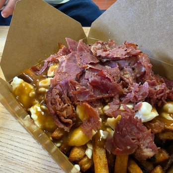 Nom Nom Nom Poutine - Poutineries Near Me - Toronto, Ontario