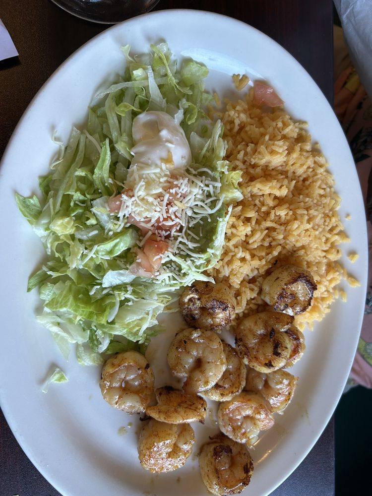 La Leona Mexican Restaurant Logo