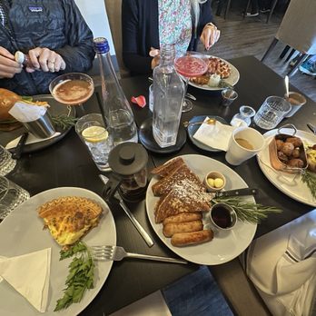 Riverwalk Park Inn Cafe - Breakfast - Breakfast & Brunch Near Me - Chelan, Washington Riverwalk Park Inn Cafe - Breakfast - Breakfast & Brunch Near Me - Chelan, Washington