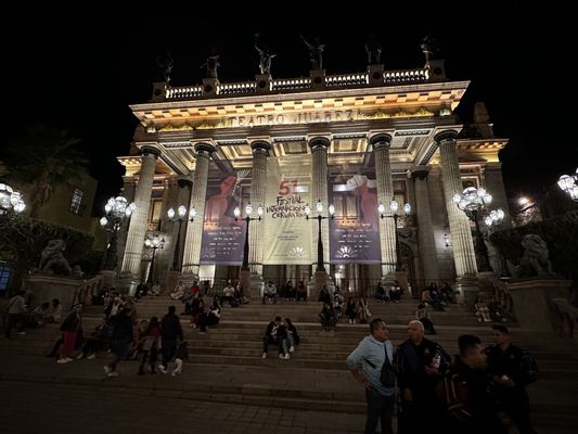 Teatro Juárez by null