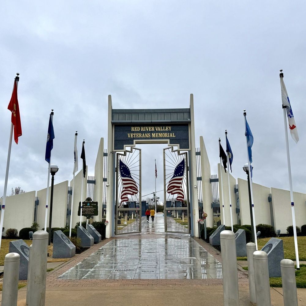 Red River Valley Veterans Memorial - Art Museums Near Me - Paris, Texas Red River Valley Veterans Memorial - Art Museums Near Me - Paris, Texas