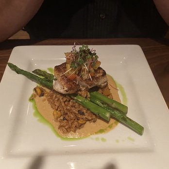 Maxwells Restaurant & Bar - Grouper - New American Near Me - West Fargo, North Dakota