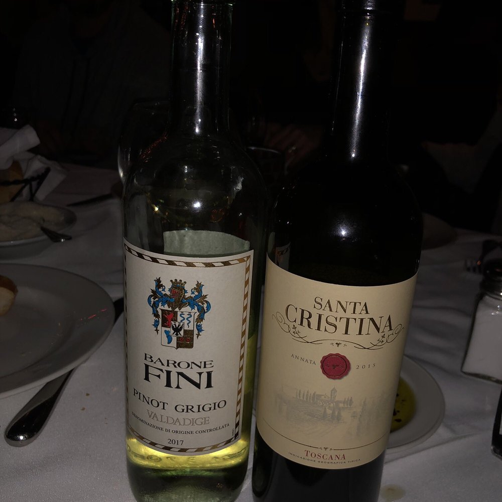 Carmine's - Vino - Italian Near Me - Chicago, Illinois