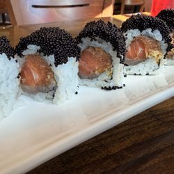 Konnichiwa Bento, Sushi & Grill - Black panther roll