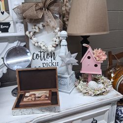 Pretty Things Vintage