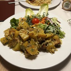 Fischerwirt - Knödel with salad