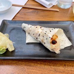 Baked crab hand roll