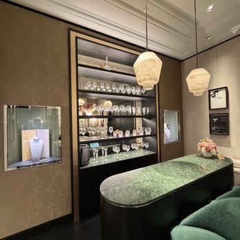 Van Cleef & Arpels Boutique - Watches Near Me - San Francisco, California Van Cleef & Arpels Boutique - Watches Near Me - San Francisco, California