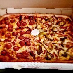 Wally's Cafe & Pizzeria - Wally's Cafe & Pizzeria 1/2 Sheet Pizza