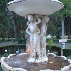 Loyola at Cuneo Mansion and Gardens