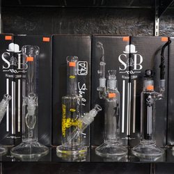 Hayk's Smoke Shop - Water pipes
