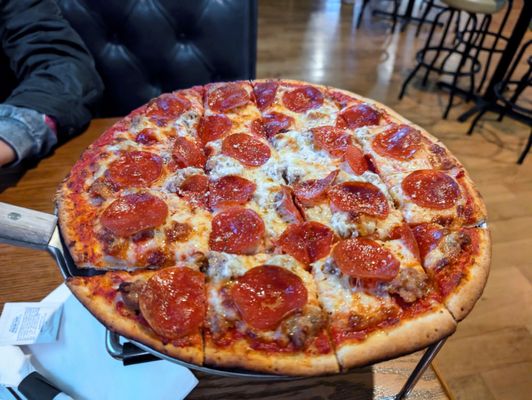 Irving Park Pizza & Patio by null