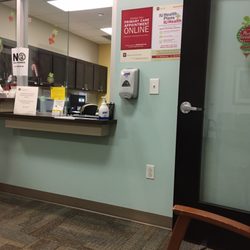IU Health Physicians Artistry - Waiting room and reception - always quick and professional!