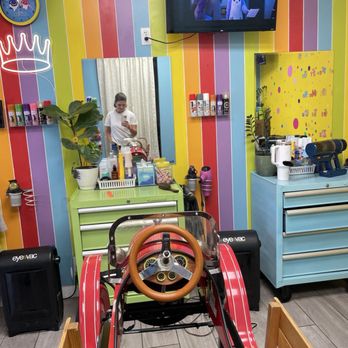 Little Royalty Cuts - I liked the bright design - Kids Hair Salons Near Me - Waipahu, Hawaii Little Royalty Cuts - I liked the bright design - Kids Hair Salons Near Me - Waipahu, Hawaii