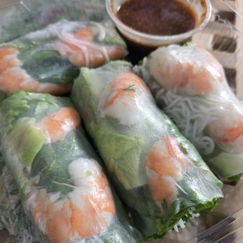 Banh Mi Hi Le - Spring Rolls- I love buying these as a mid day snack! Filling, fresh and delicious! - Vietnamese Near Me - Oakland, California Banh Mi Hi Le - Spring Rolls- I love buying these as a mid day snack! Filling, fresh and delicious! - Vietnamese Near Me - Oakland, California