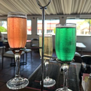 Madres Brunch - Mimosa flight - Breakfast & Brunch Near Me - Bellflower, California Madres Brunch - Mimosa flight - Breakfast & Brunch Near Me - Bellflower, California