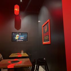 Dragon Tiger Noodle - Awesome place super clean costumer service was the best