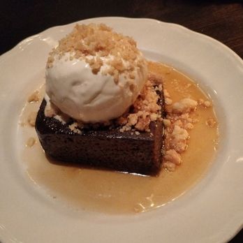Armitage Alehouse - Sticky toffee date cake - Pubs Near Me - Chicago, Illinois Armitage Alehouse - Sticky toffee date cake - Pubs Near Me - Chicago, Illinois
