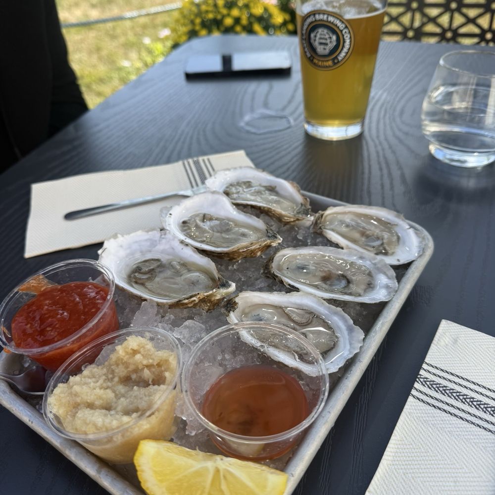 1/2 dozen oysters