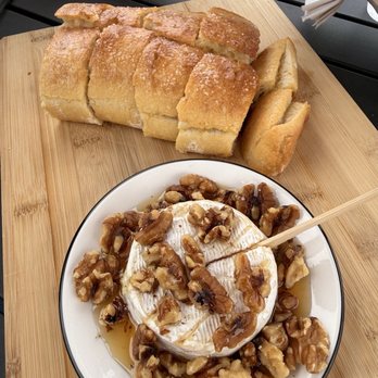 50 West Vineyards - Honey walnut Brie with buttered bread - Wineries Near Me - Middleburg, Virginia 50 West Vineyards - Honey walnut Brie with buttered bread - Wineries Near Me - Middleburg, Virginia