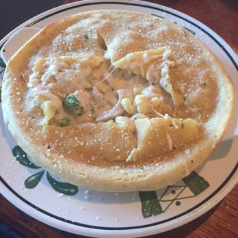 Olive Garden Italian Restaurant - Chicken con Broccoli Pot Pie - Italian Near Me - Whitehall, Pennsylvania Olive Garden Italian Restaurant - Chicken con Broccoli Pot Pie - Italian Near Me - Whitehall, Pennsylvania