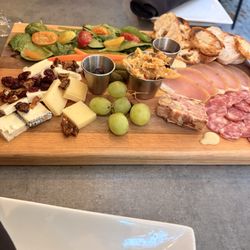 Le Petit Bar A Vin - Charcuterie and cheese board
