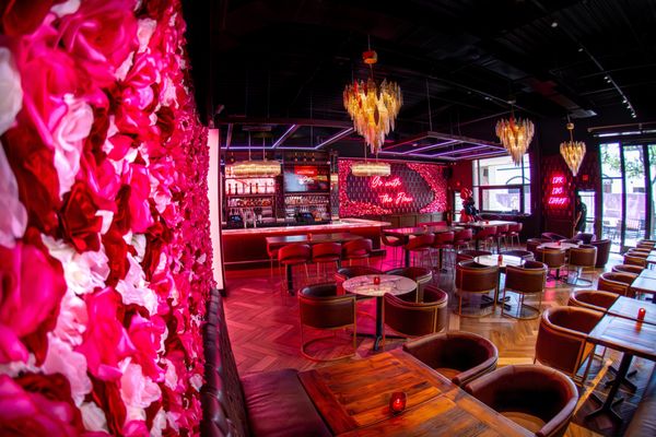 Gigi's Bar & Lounge by null