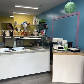 Angel Cakes Creamery - a view of the counter area - Ice Cream & Frozen Yogurt Near Me - Anniston, Alabama Angel Cakes Creamery - a view of the counter area - Ice Cream & Frozen Yogurt Near Me - Anniston, Alabama