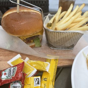 Billfish Poolside Bar & Grille - The cheeseburger ! - Bars Near Me - Kailua-kona, Hawaii Billfish Poolside Bar & Grille - The cheeseburger ! - Bars Near Me - Kailua-kona, Hawaii