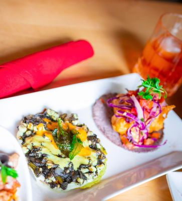 LV Mar Tapas & Cocktails by null