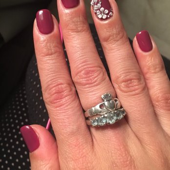 De Luxe Nails Lounge - Nail Salons Near Me - Alexandria, Virginia