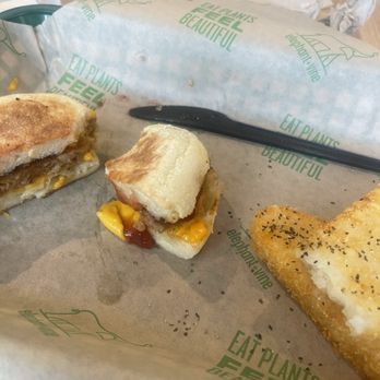 Elephant + Vine - Breakfast English Muffin - Vegan Near Me - Chicago, Illinois