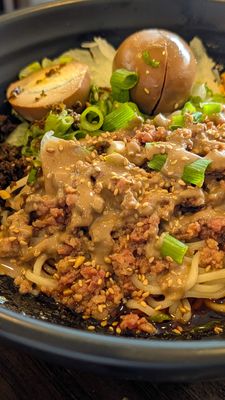 Min’s Noodle House 渔家重庆小面 by null